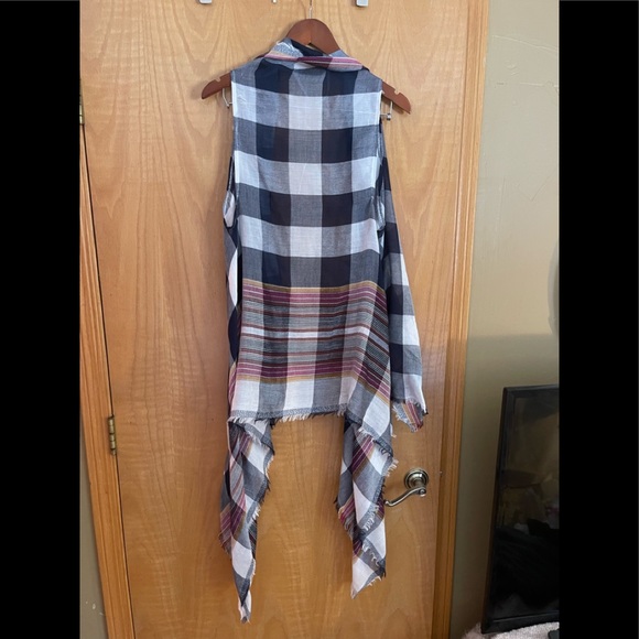 Lightweight sleeveless blue plaid kimono - Picture 2 of 5